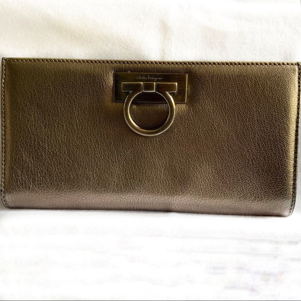 Salvatore Ferragamo (Metallic Clutch on Chain)